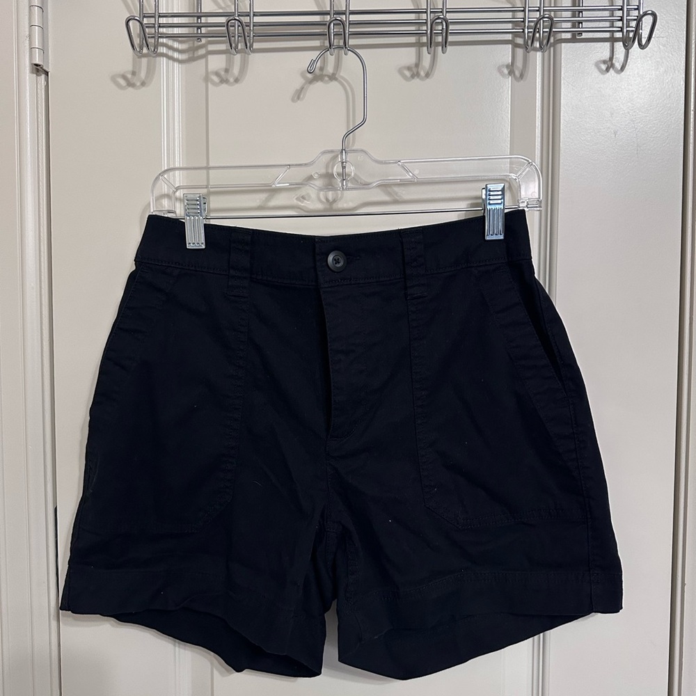 Old Navy Women's high rise OG chino Black Shorts